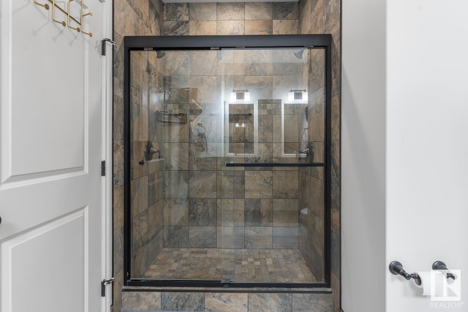 1214 18 AV Image 36