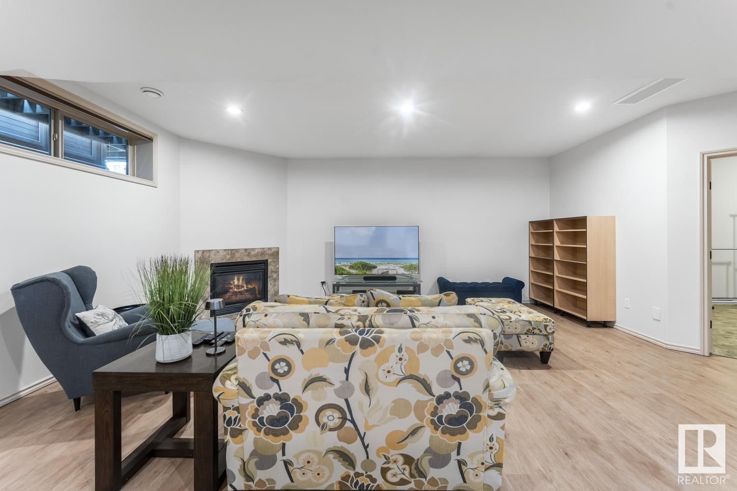 1214 18 AV Image 37