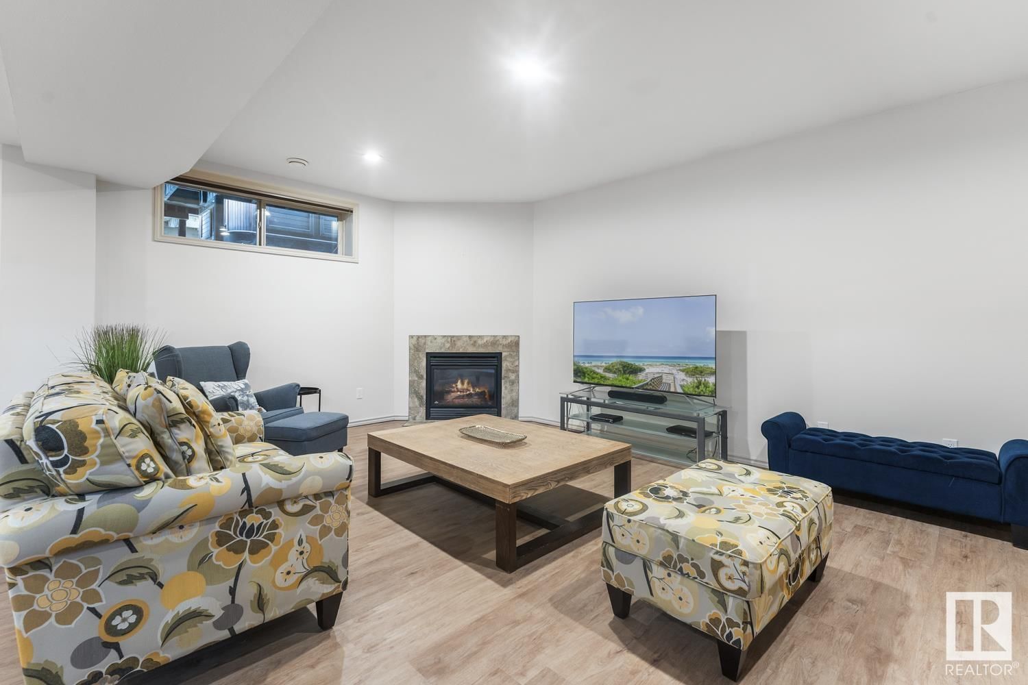 1214 18 AV Image 38