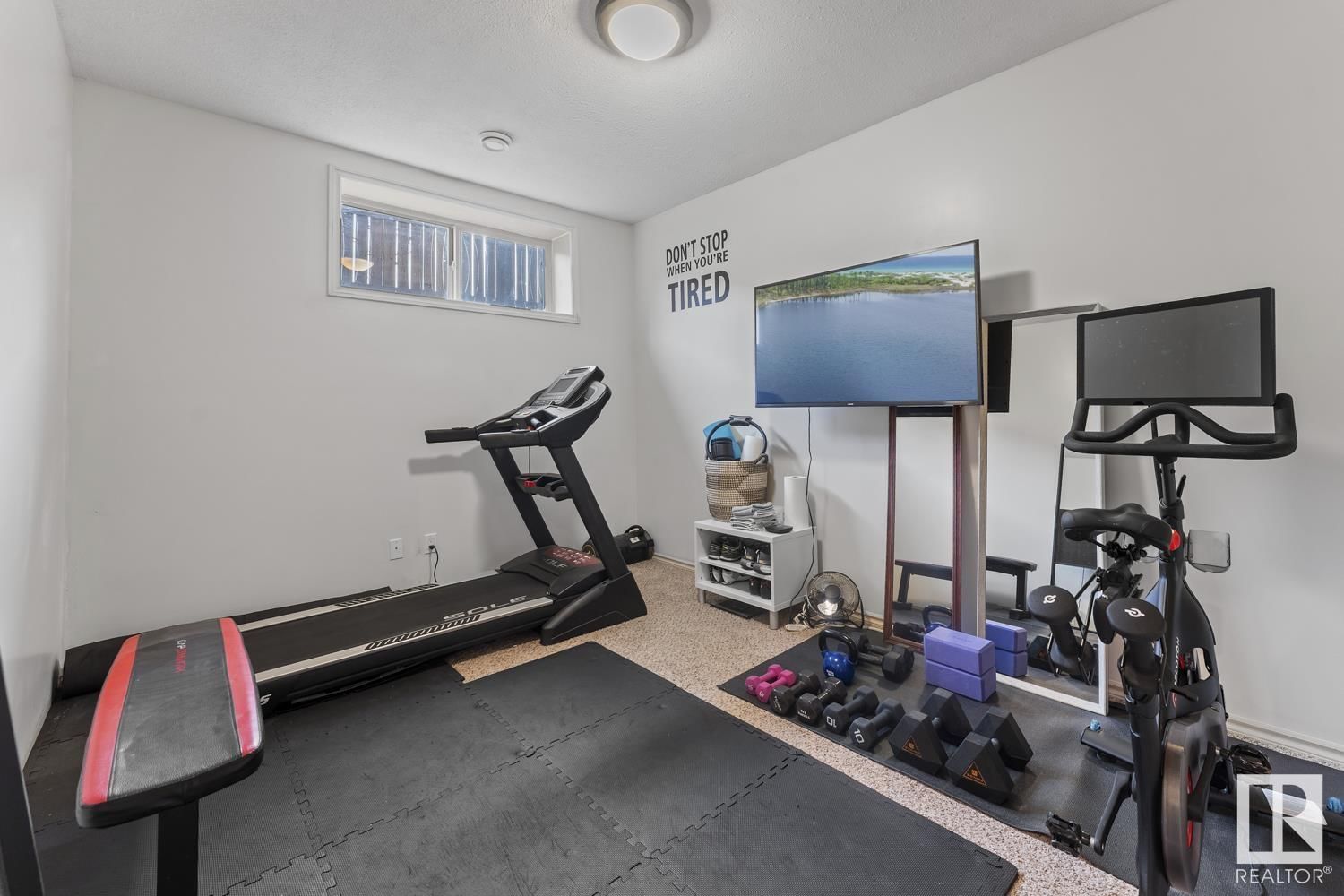 1214 18 AV Image 44