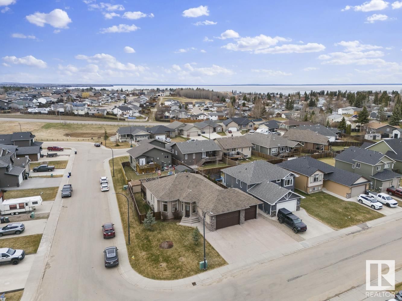 1214 18 AV Image 8