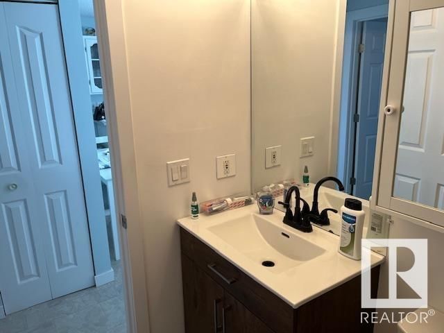 3316 46 ST Image 22