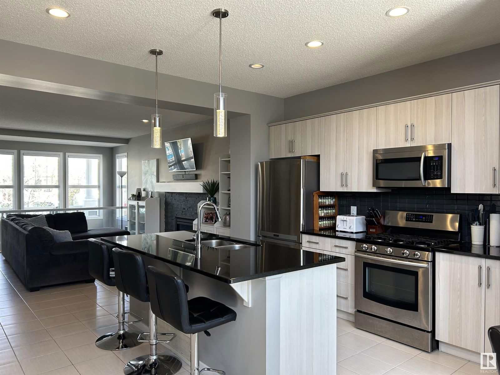 SW - 2227 78 ST Image 13