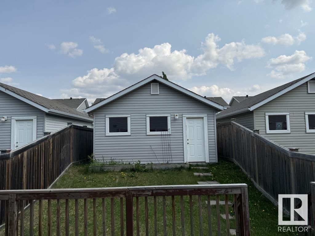 SW - 7113 21 AV Image 26