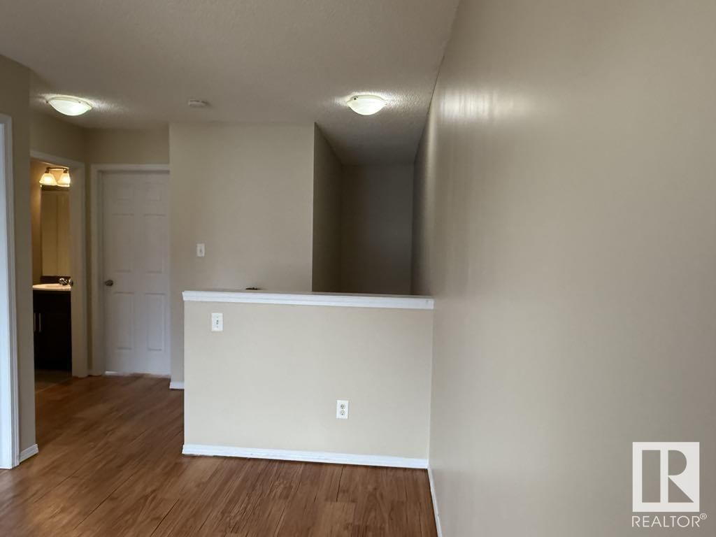 SW - 7113 21 AV Image 27