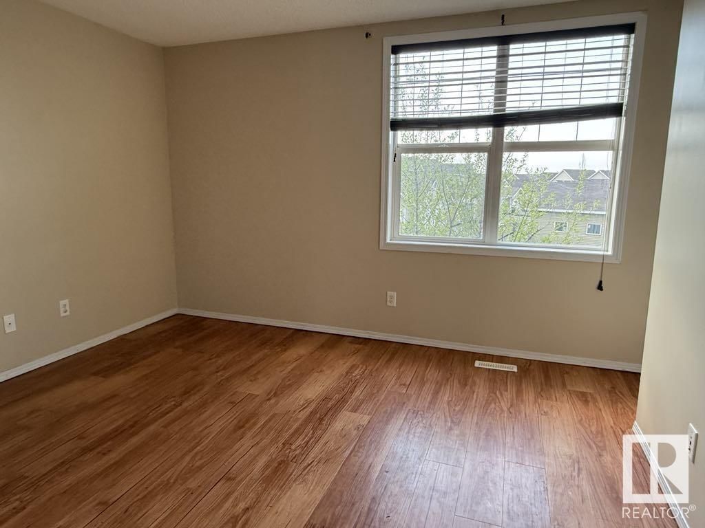 SW - 7113 21 AV Image 28