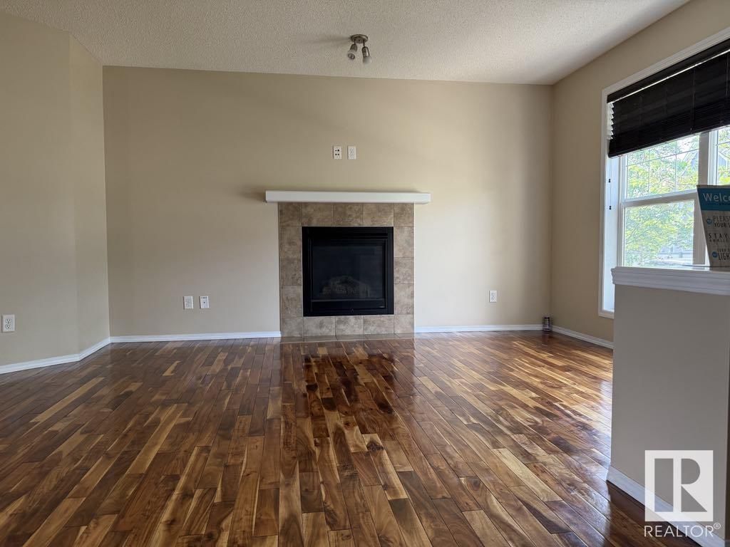 SW - 7113 21 AV Image 3
