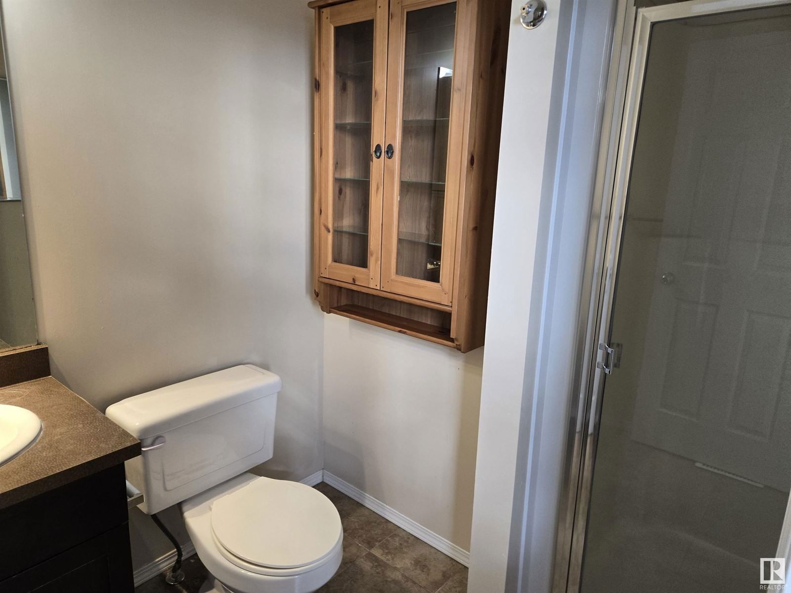 SW - 7113 21 AV Image 38
