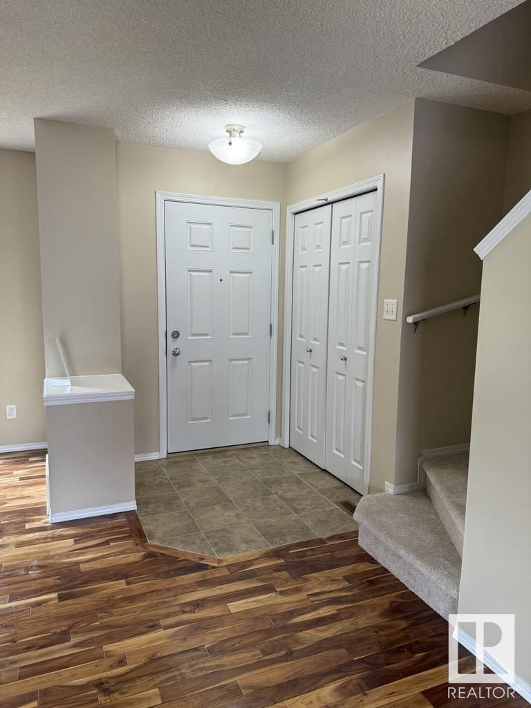 SW - 7113 21 AV Image 4