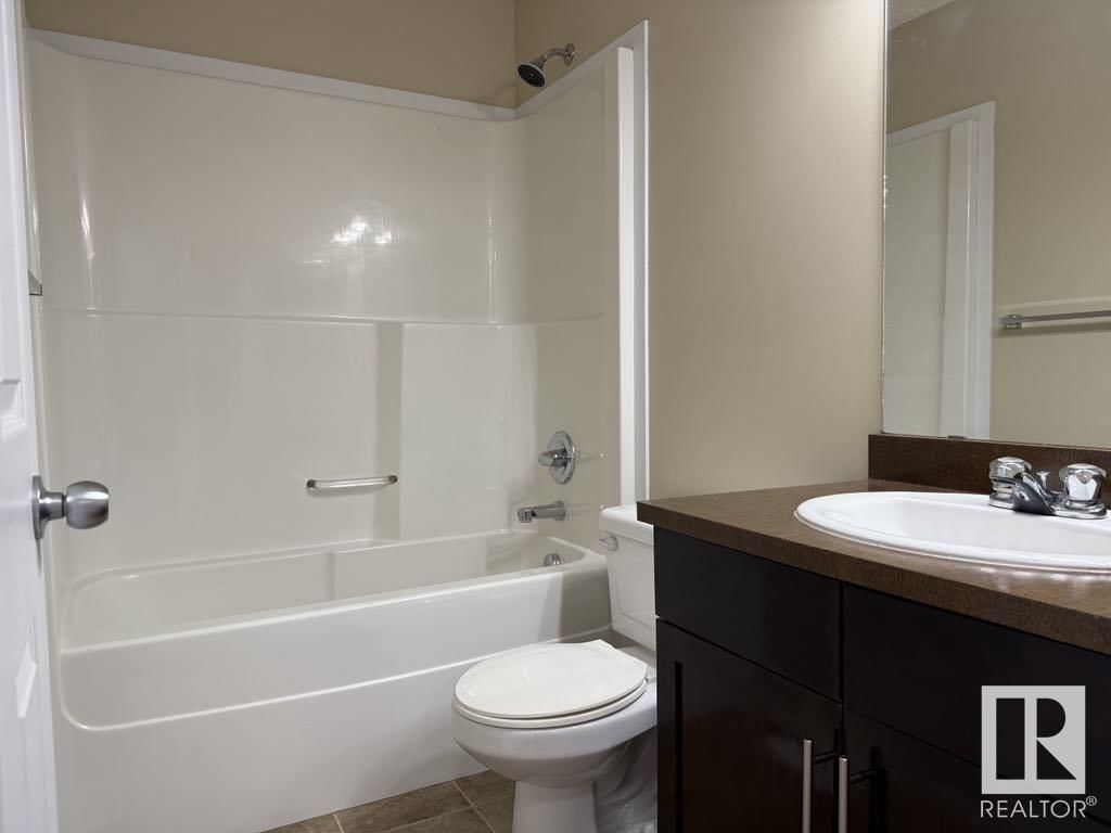 SW - 7113 21 AV Image 42