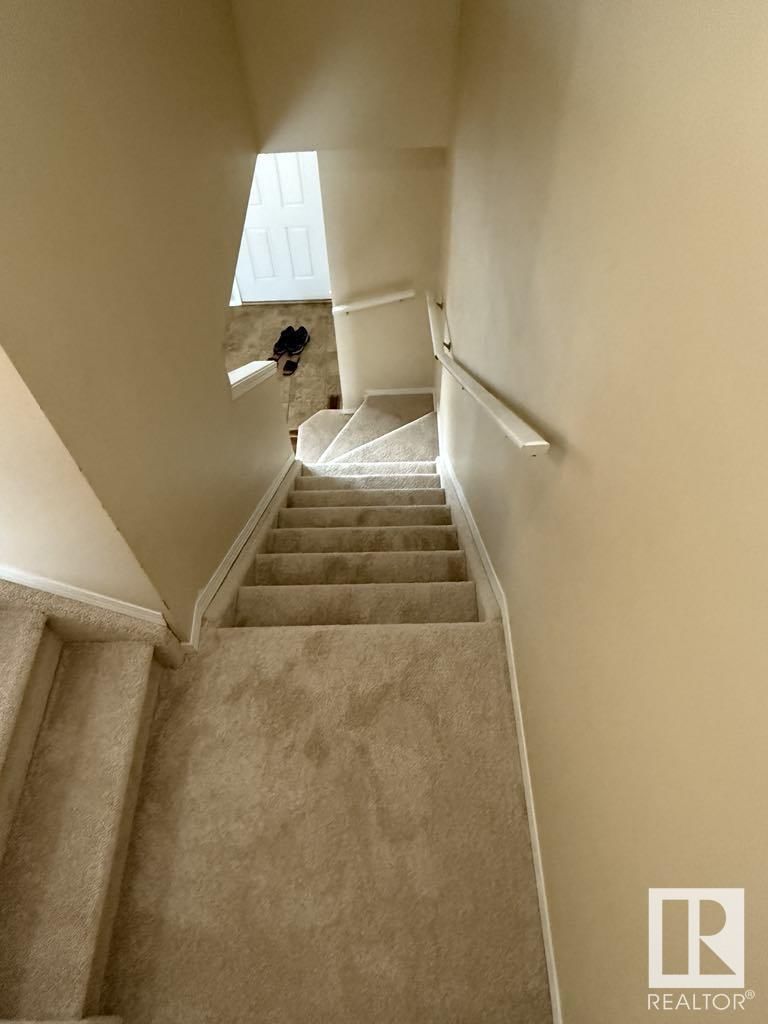 SW - 7113 21 AV Image 48