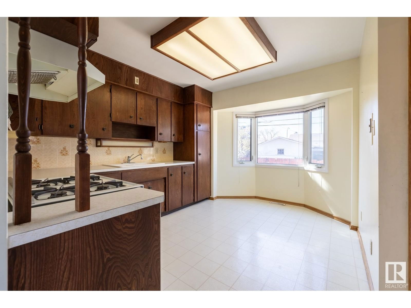 16013 93a Av Edmonton, Alberta