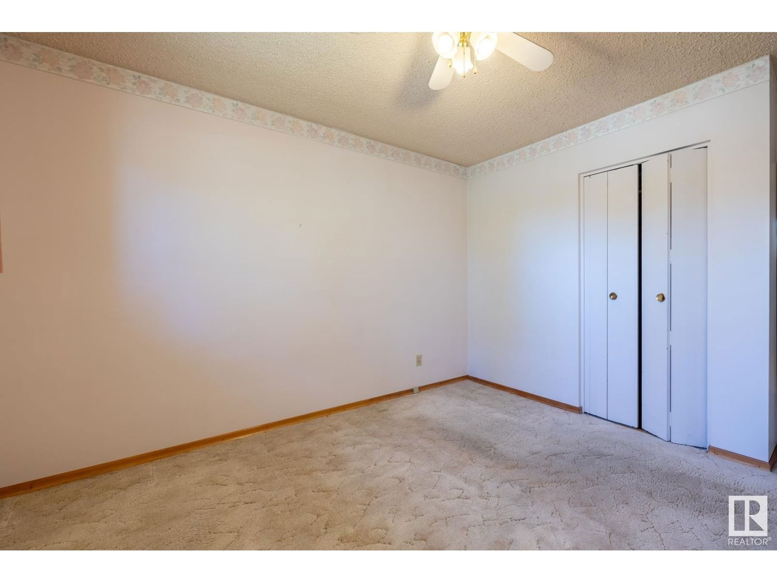 16013 93a Av Edmonton, Alberta