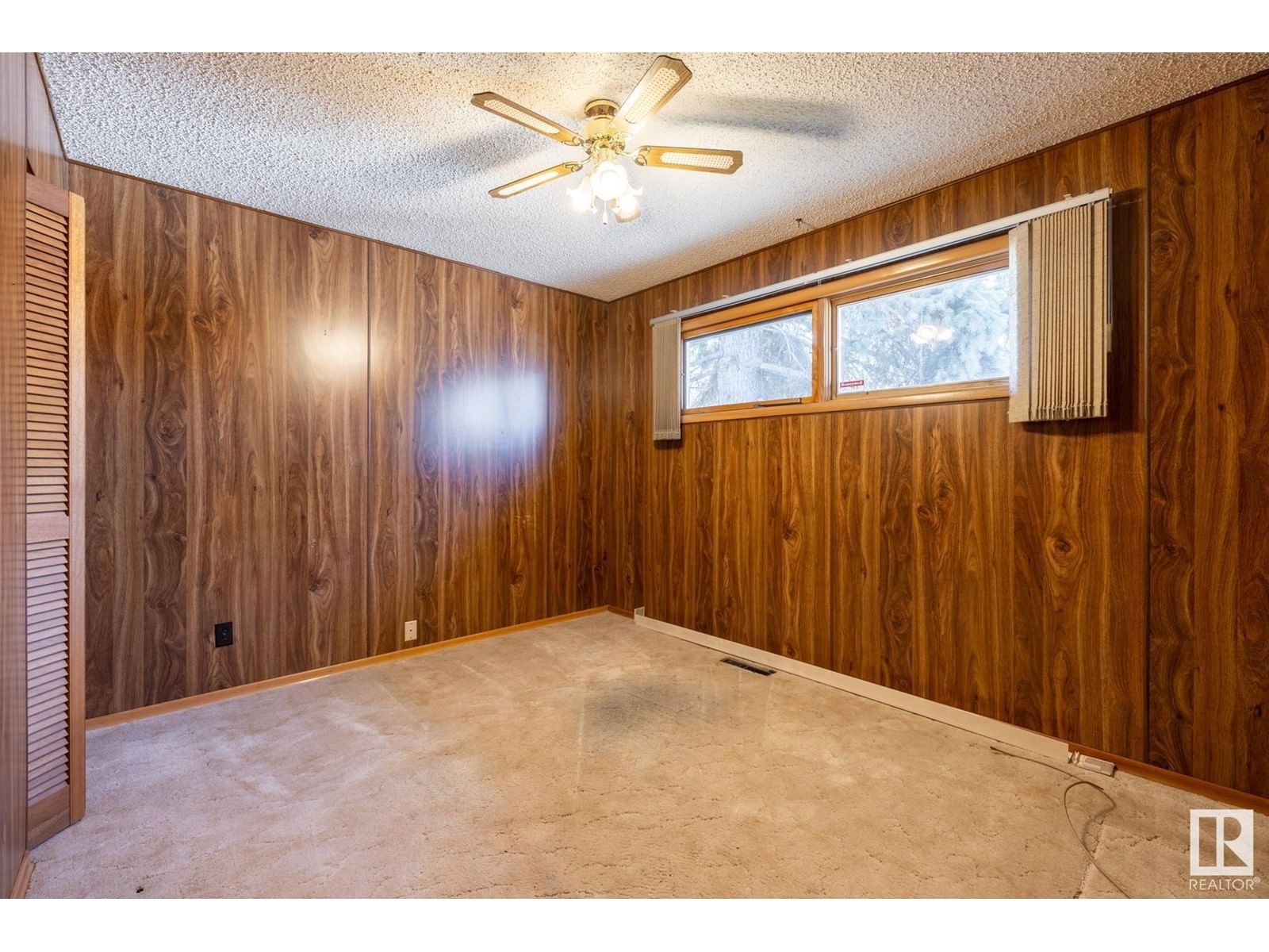 16013 93a Av Edmonton, Alberta
