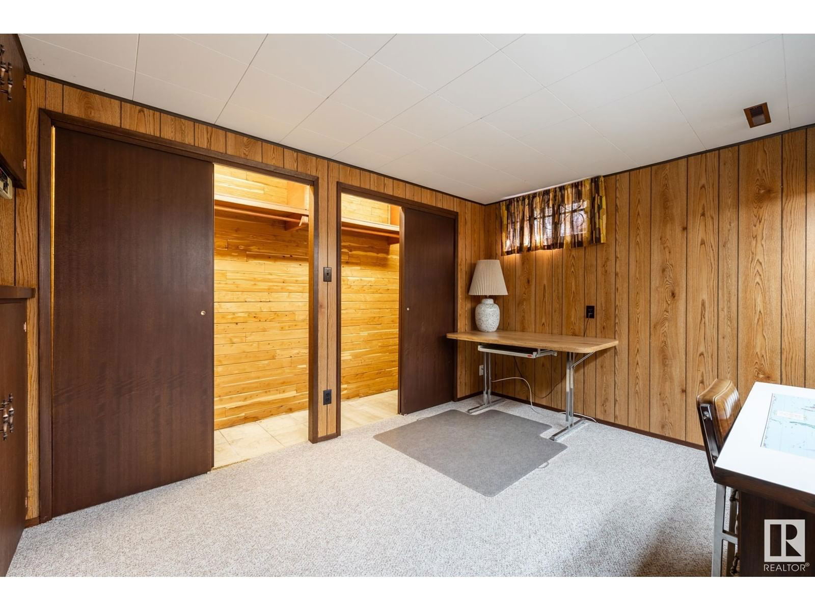 16013 93a Av Edmonton, Alberta