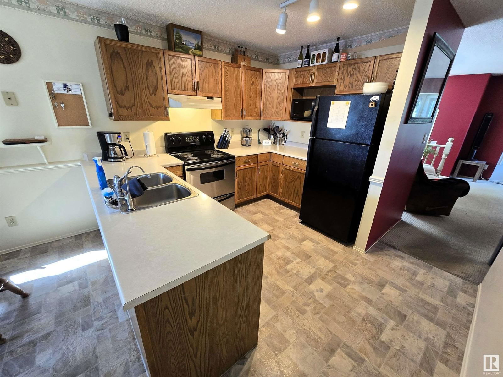 823 JOHNS CL Image 10