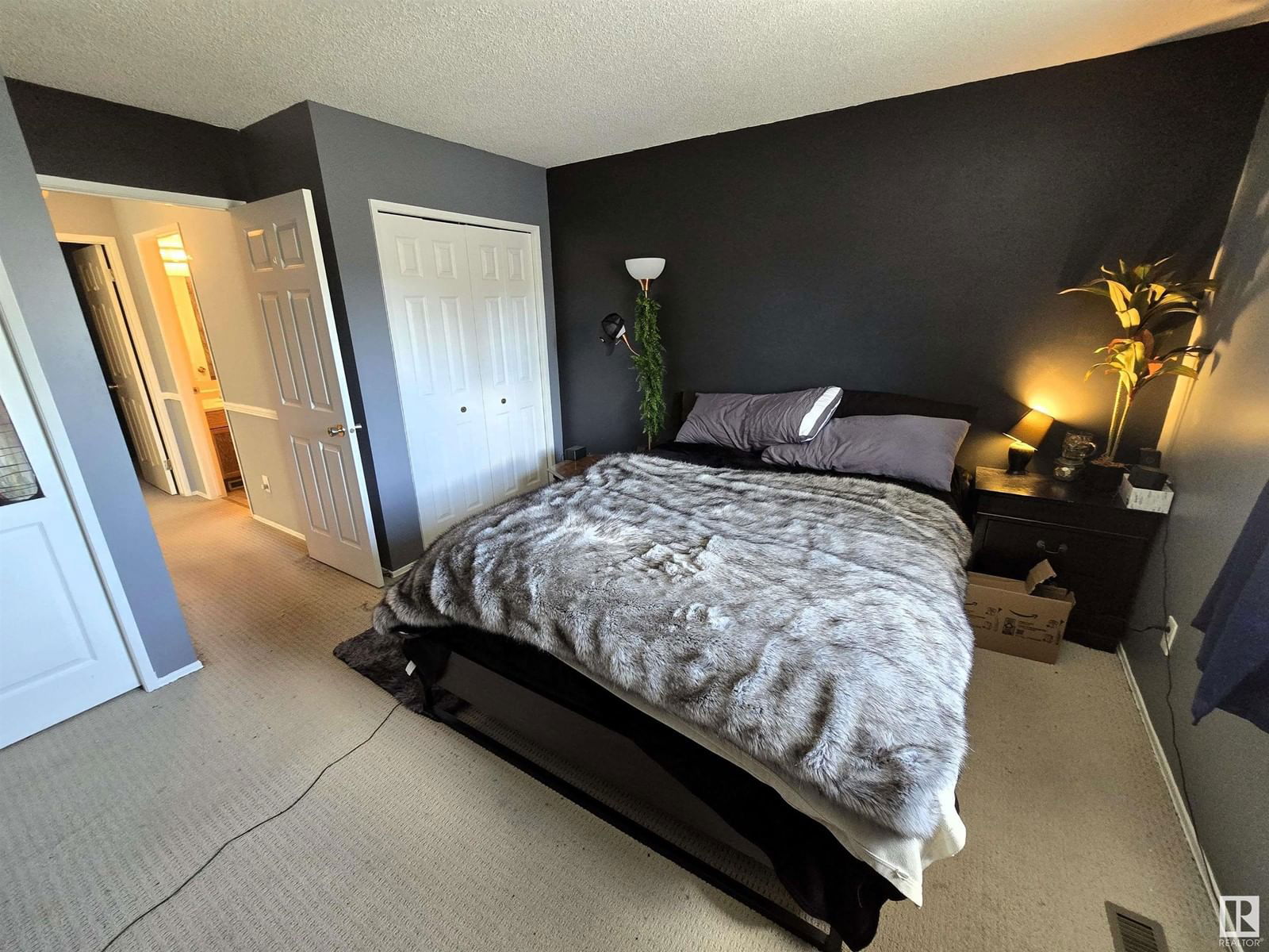 823 JOHNS CL Image 13