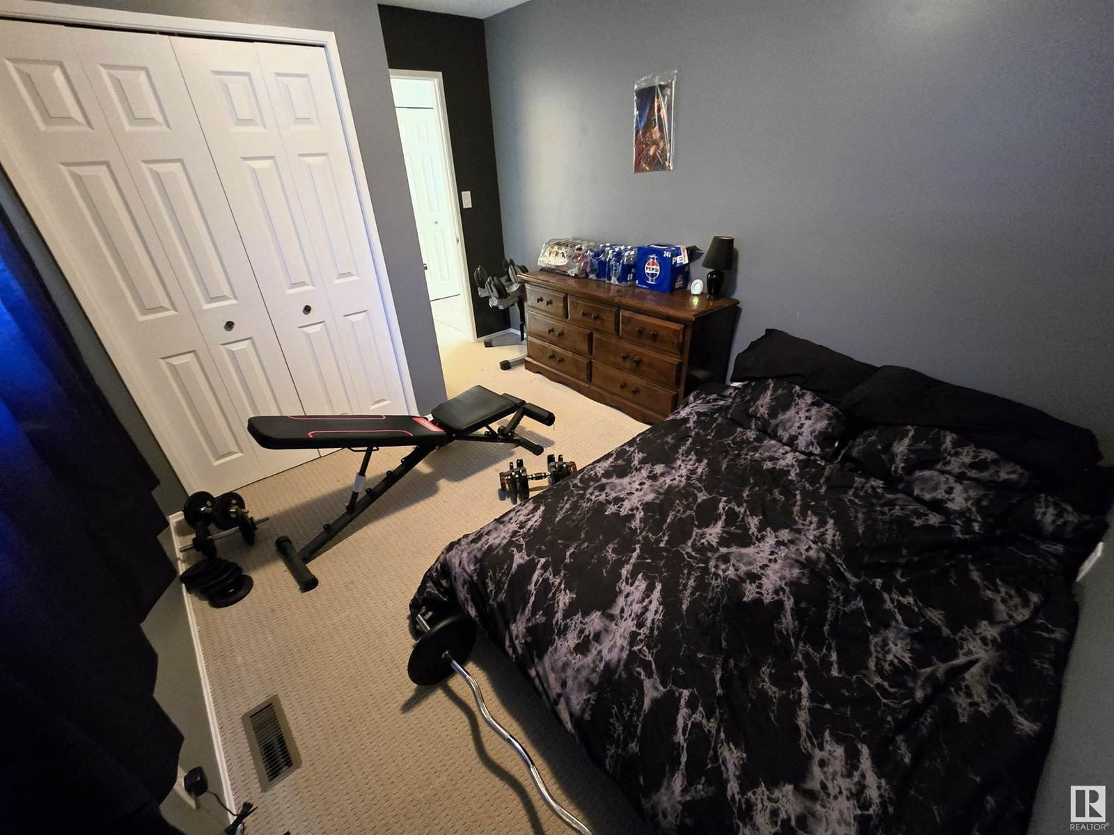 823 JOHNS CL Image 18