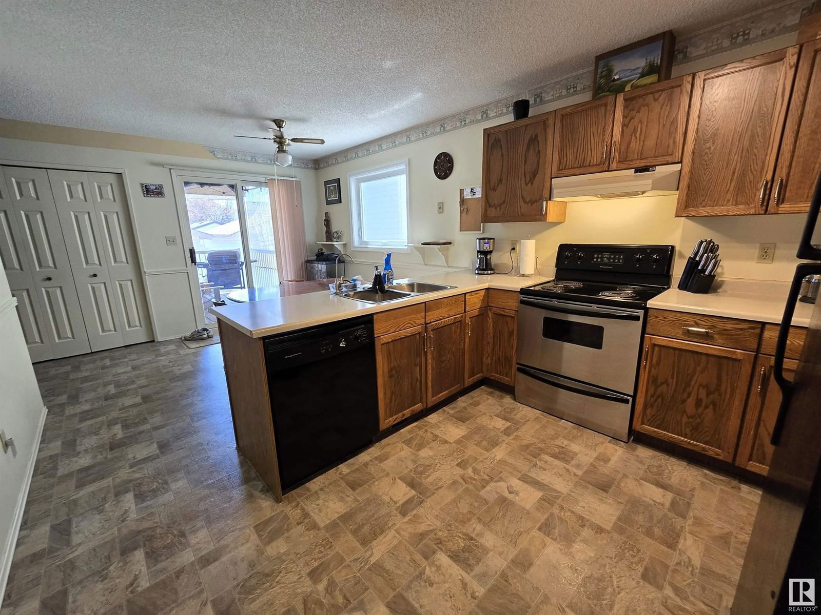 823 JOHNS CL Image 8