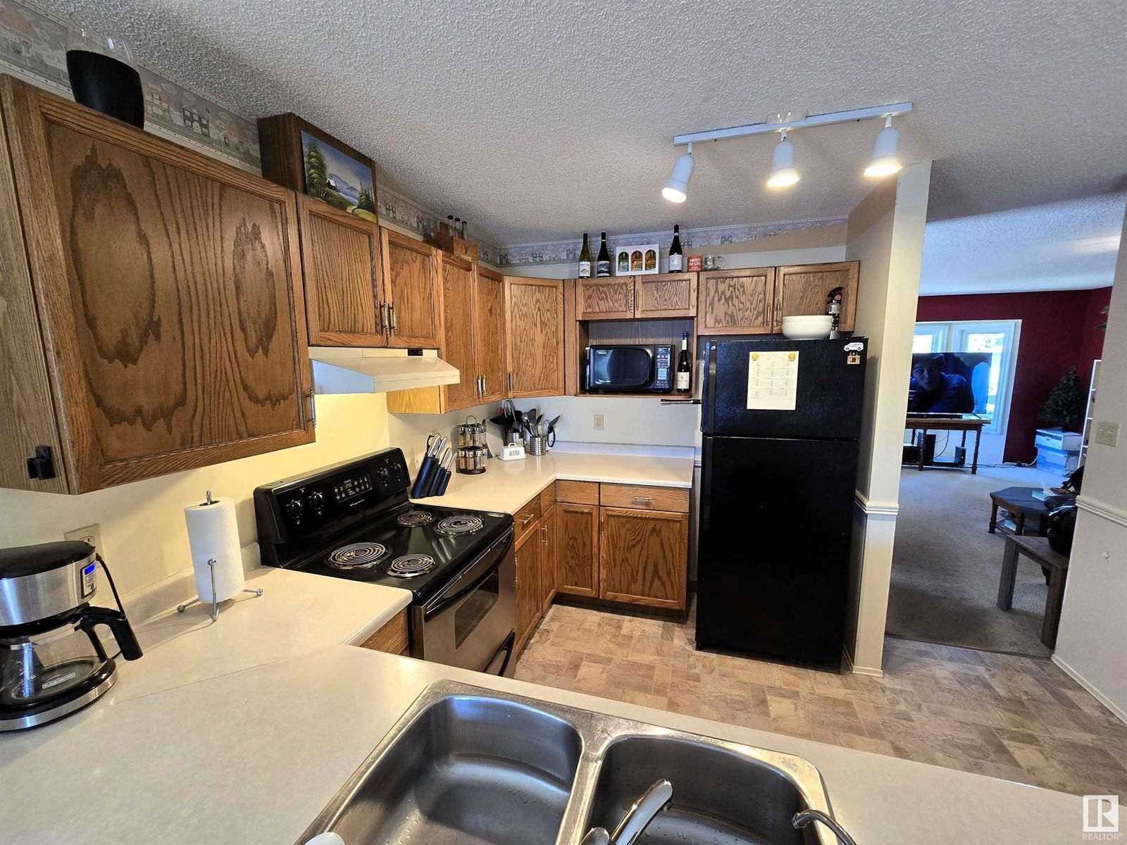 823 JOHNS CL Image 9