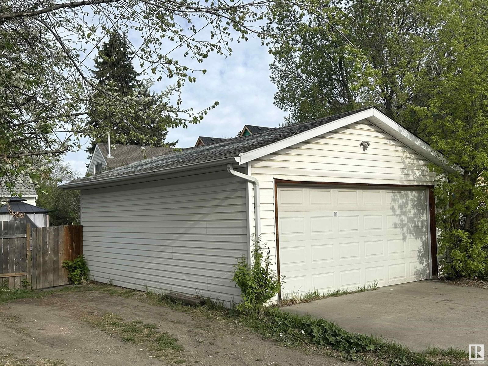 11315 106 St Edmonton, Alberta