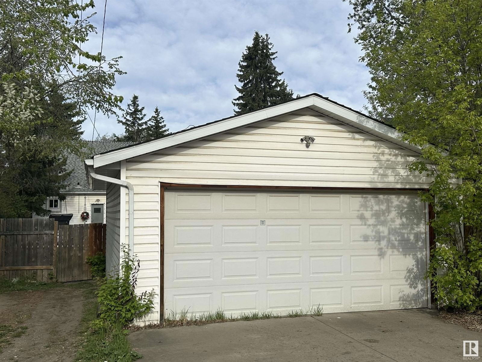 11315 106 St Edmonton, Alberta