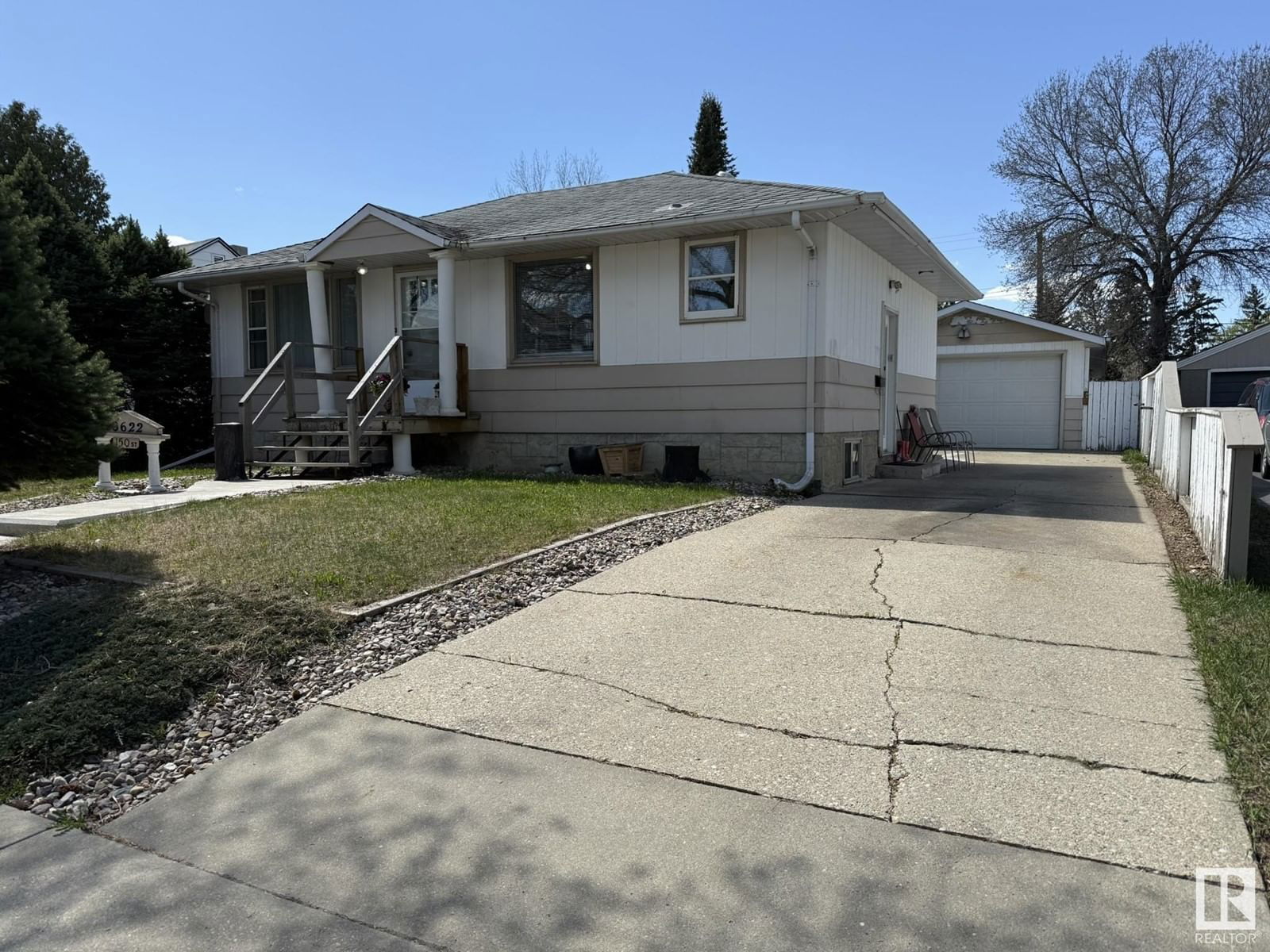 10622 150 St Edmonton, Alberta