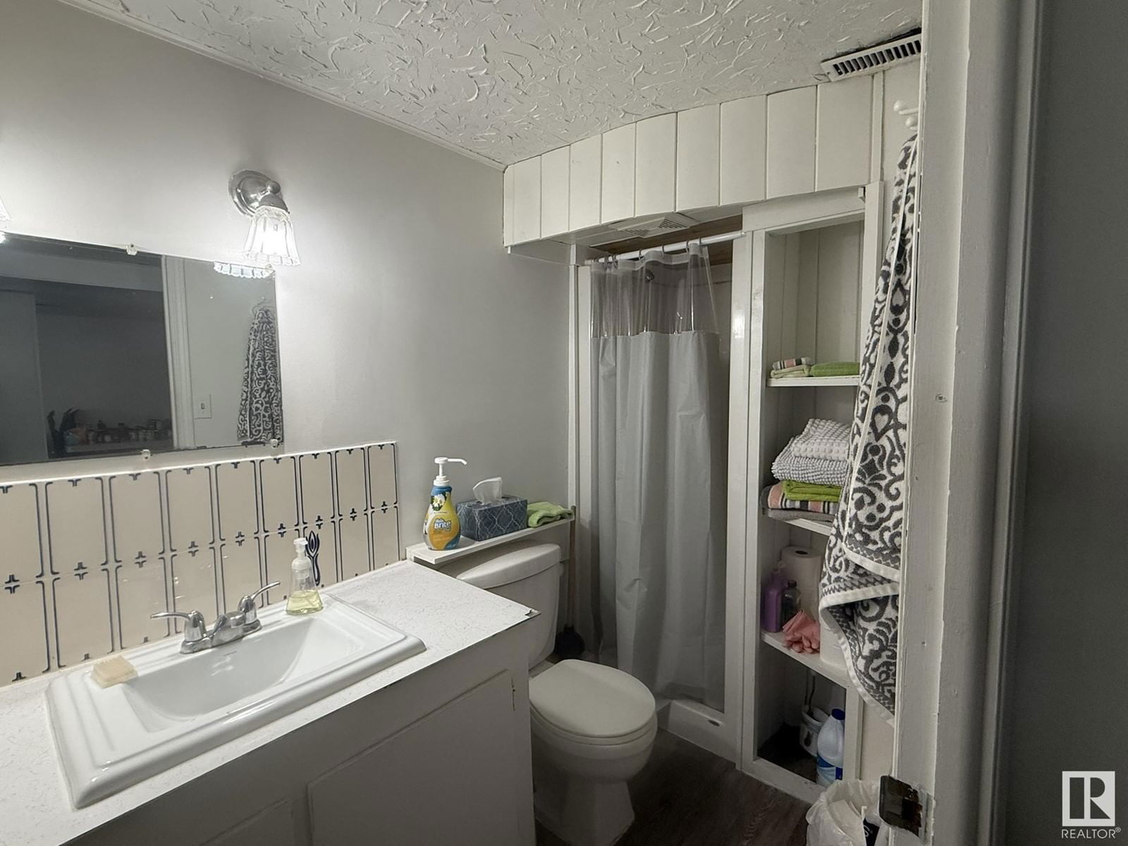 10622 150 St Edmonton, Alberta