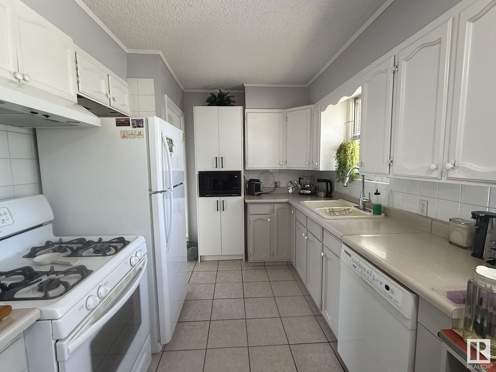 10622 150 St Edmonton, Alberta