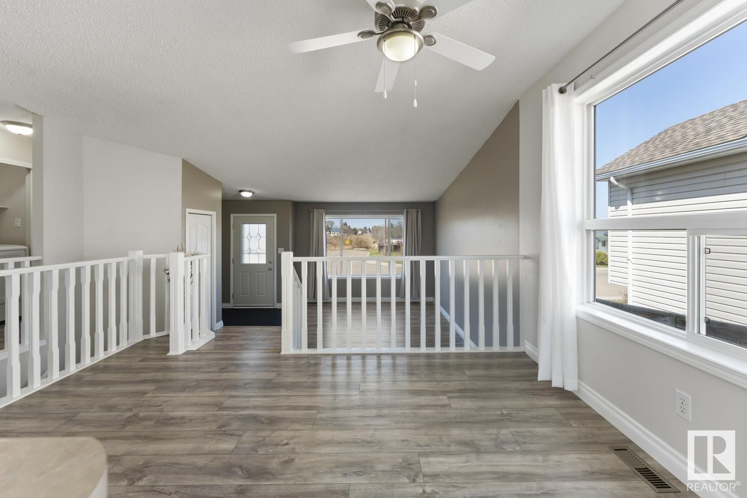 4801 45 ST Image 13
