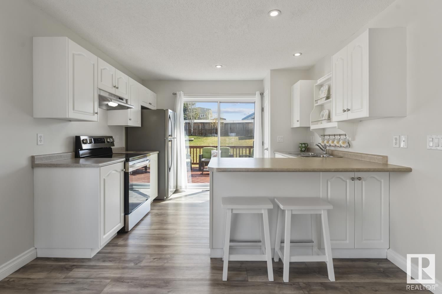 4801 45 ST Image 15
