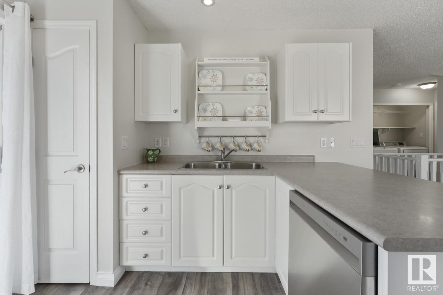 4801 45 ST Image 17