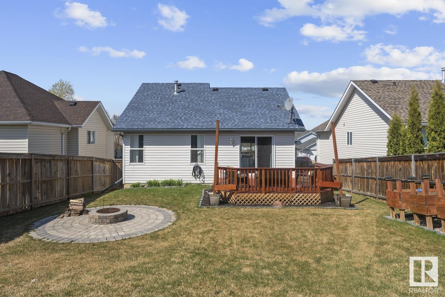 4801 45 ST Image 2