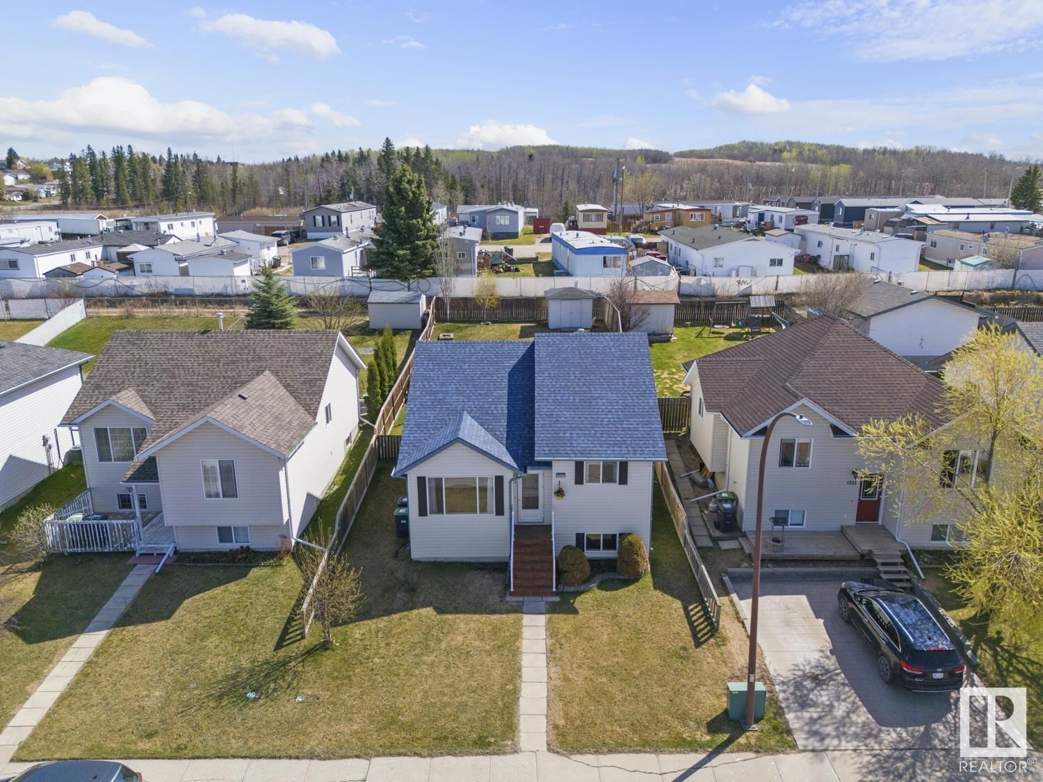 4801 45 ST Image 3