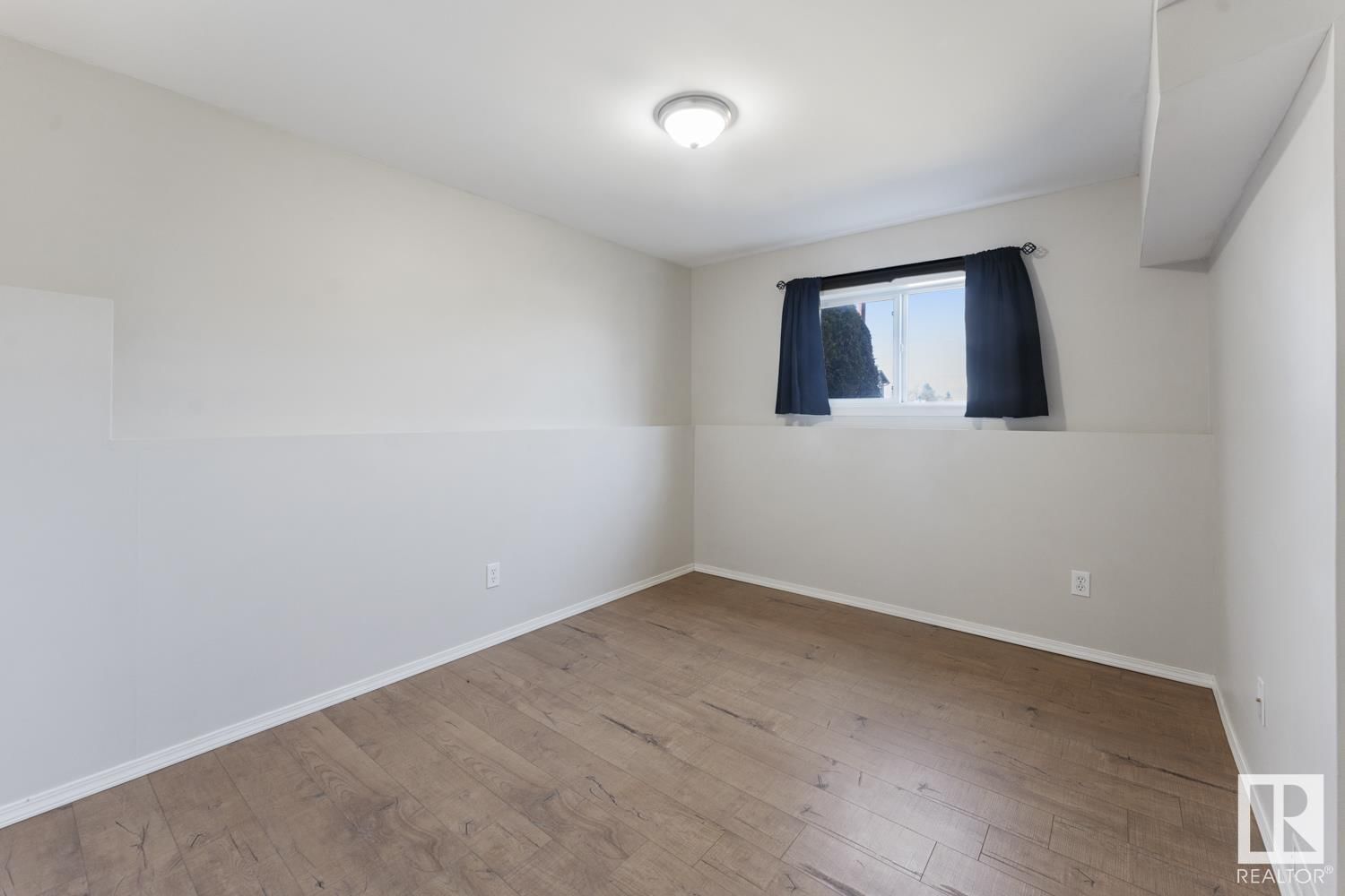 4801 45 ST Image 30