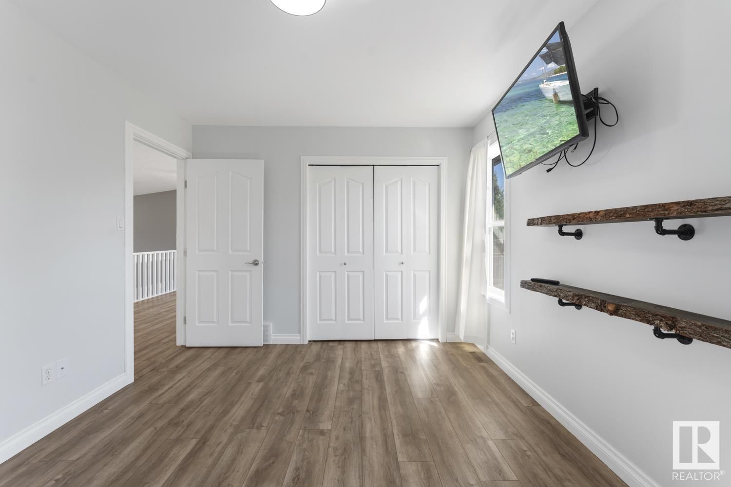 4801 45 ST Image 32