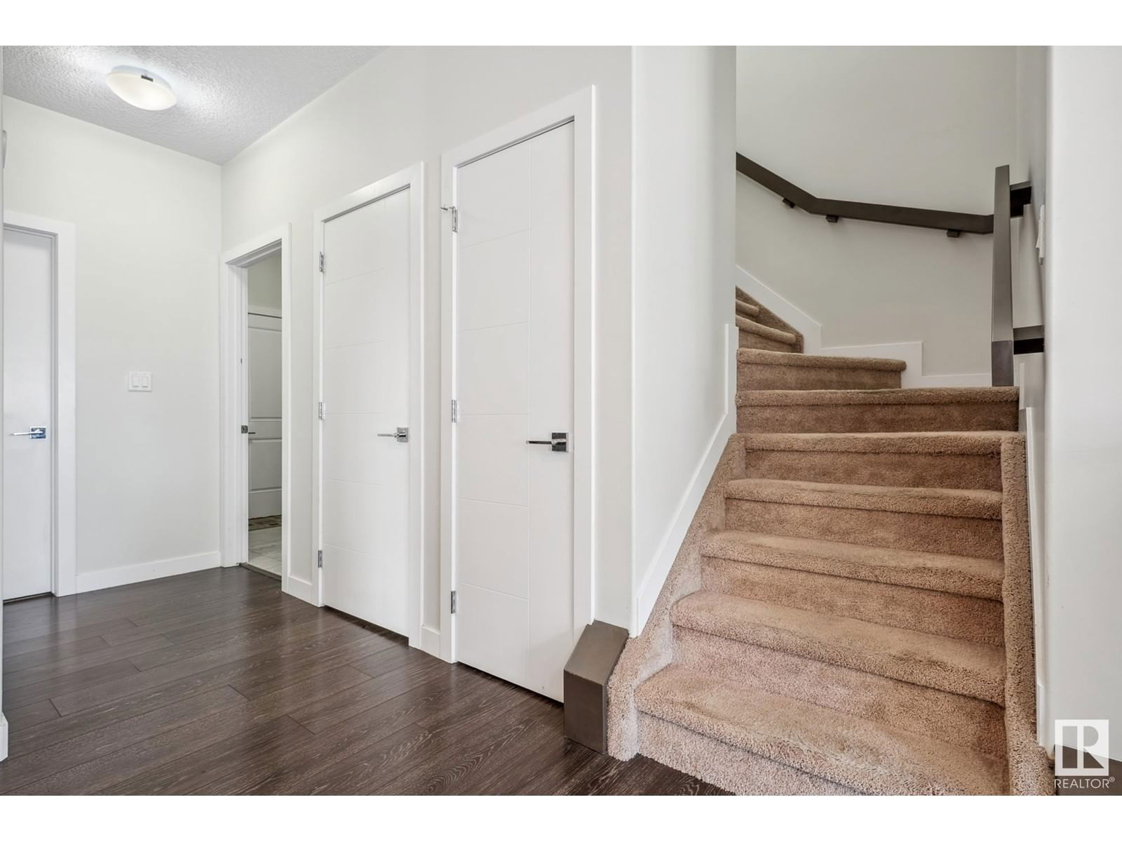 9164 COOPER CR Image 17