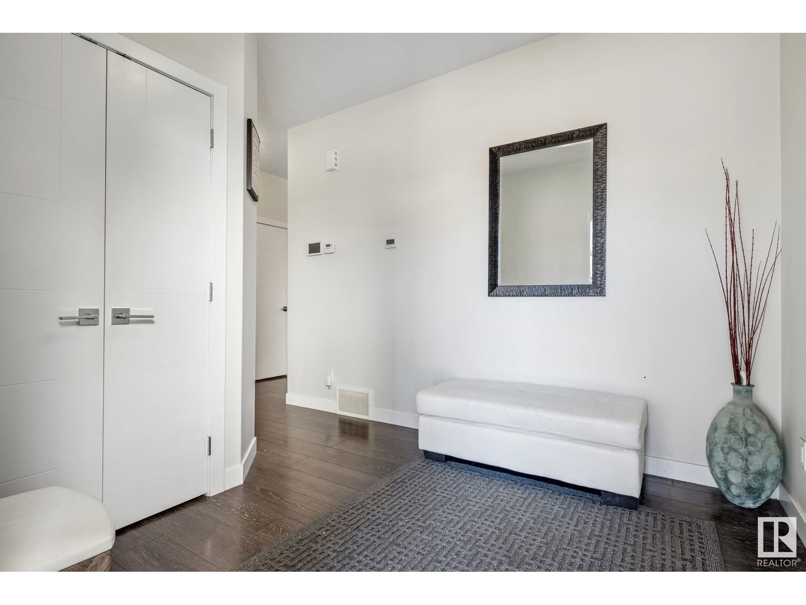 9164 COOPER CR Image 4