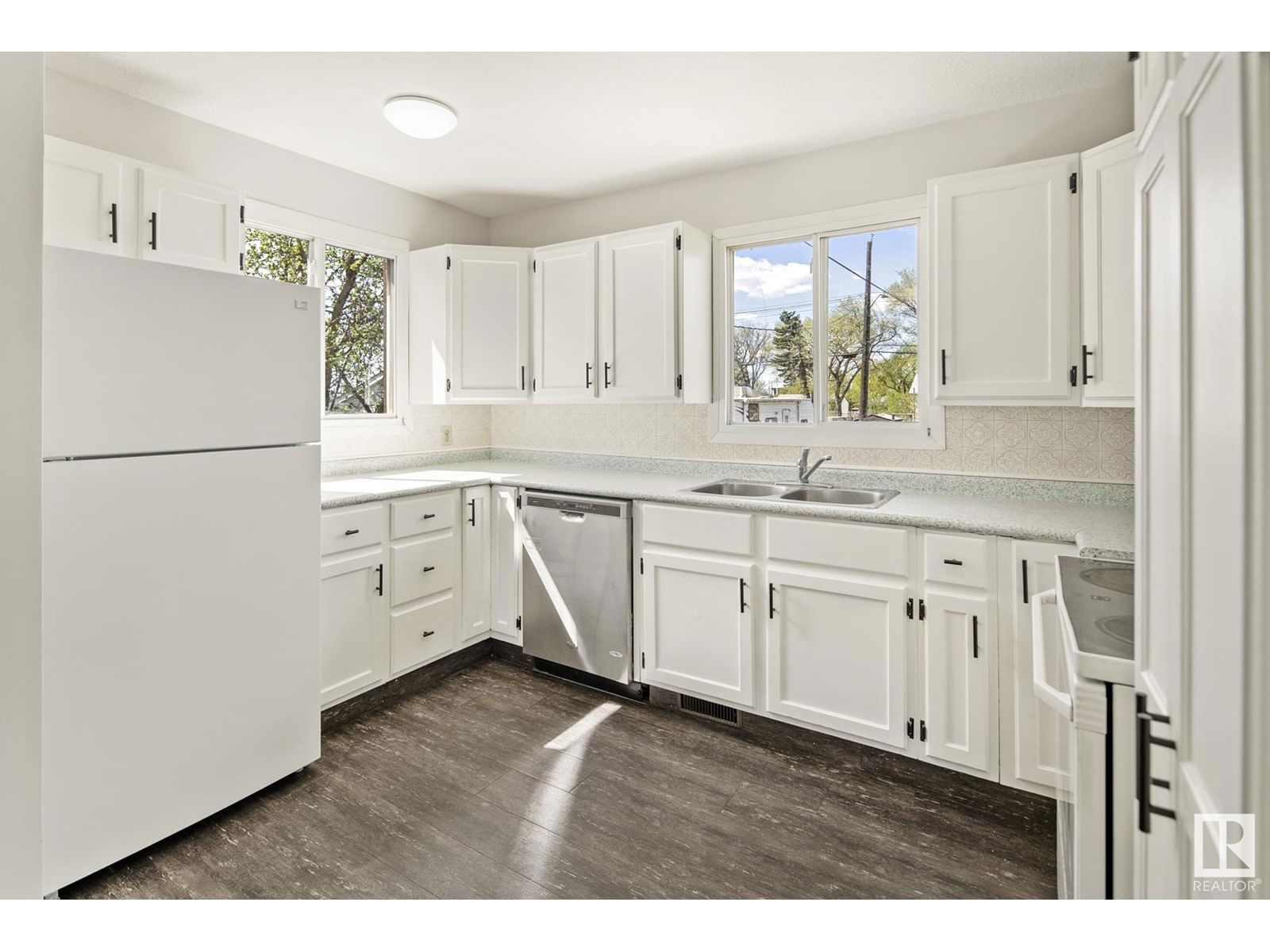 Nw - 12722 113a St Edmonton, Alberta
