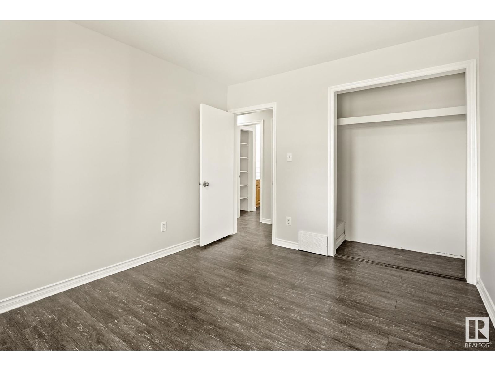 Nw - 12722 113a St Edmonton, Alberta
