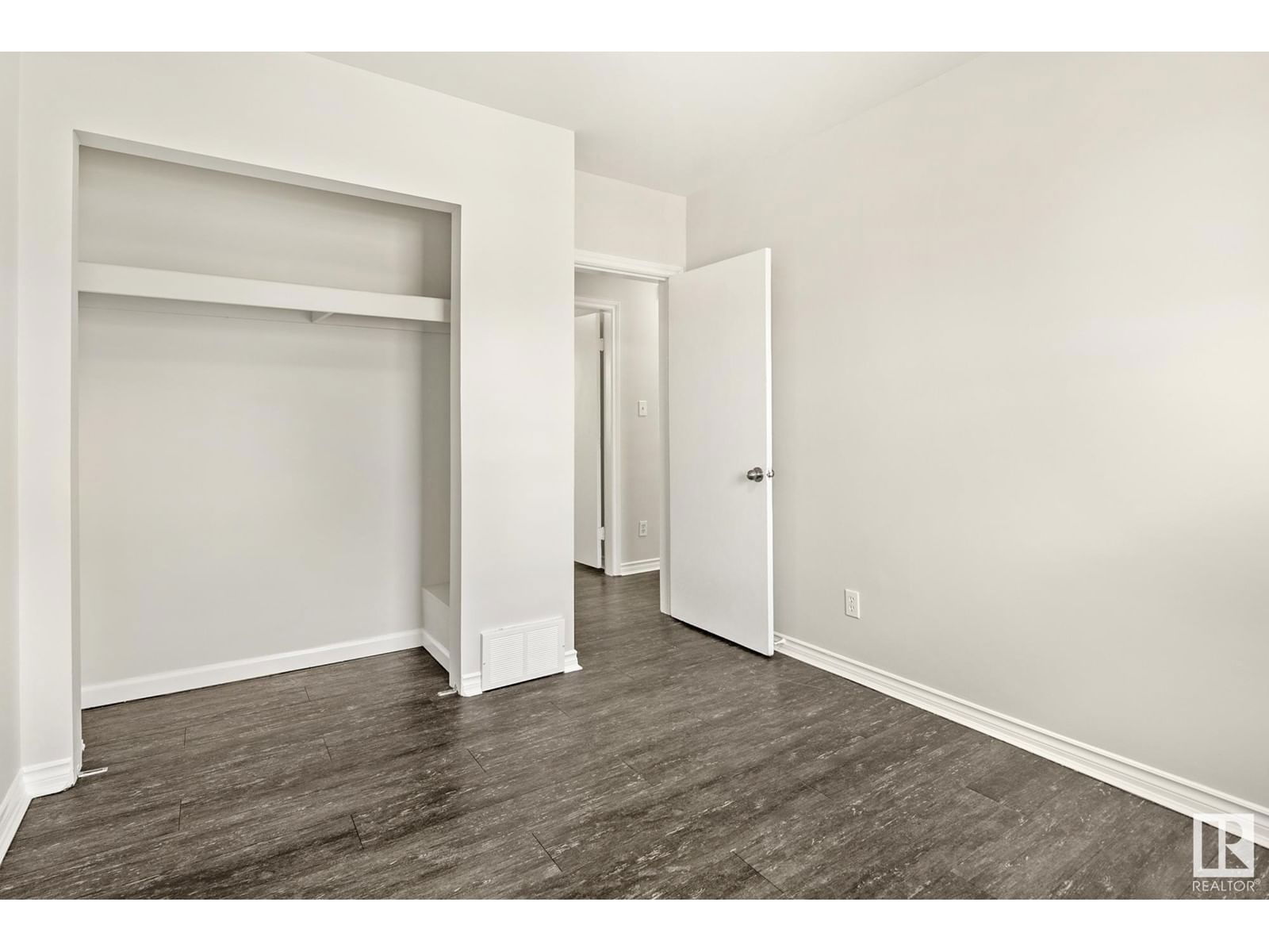 Nw - 12722 113a St Edmonton, Alberta