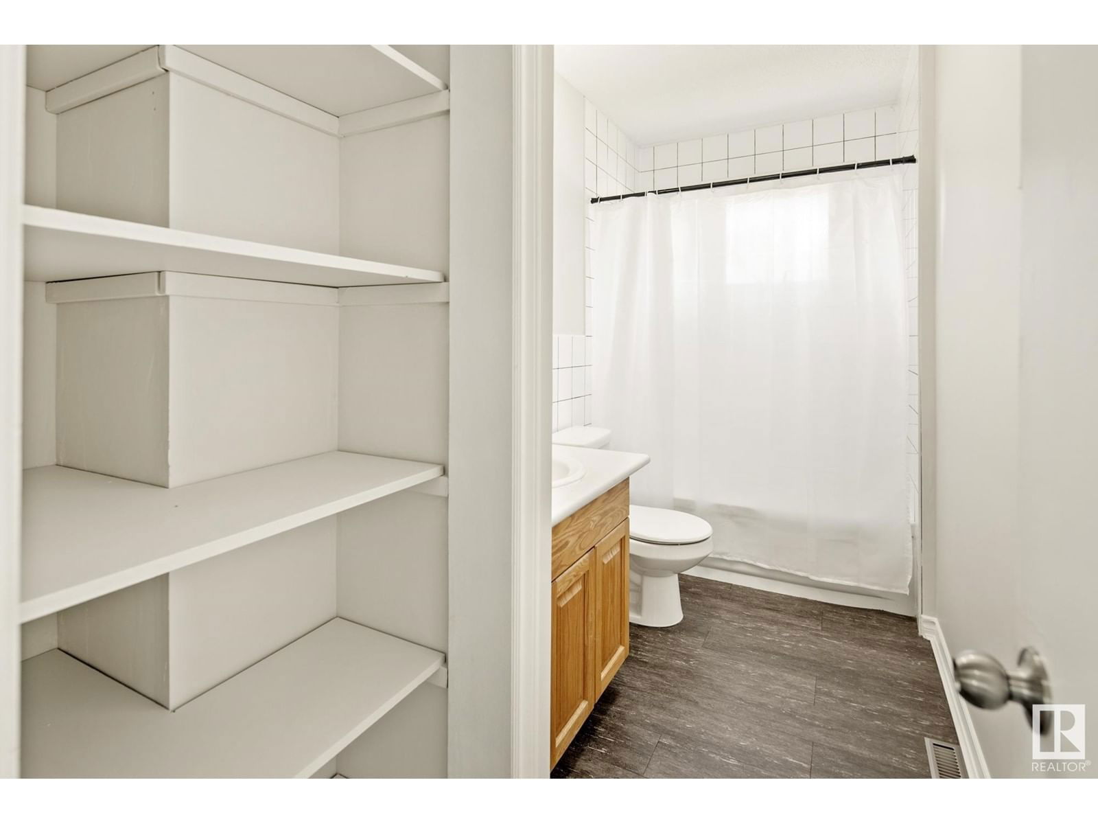 Nw - 12722 113a St Edmonton, Alberta