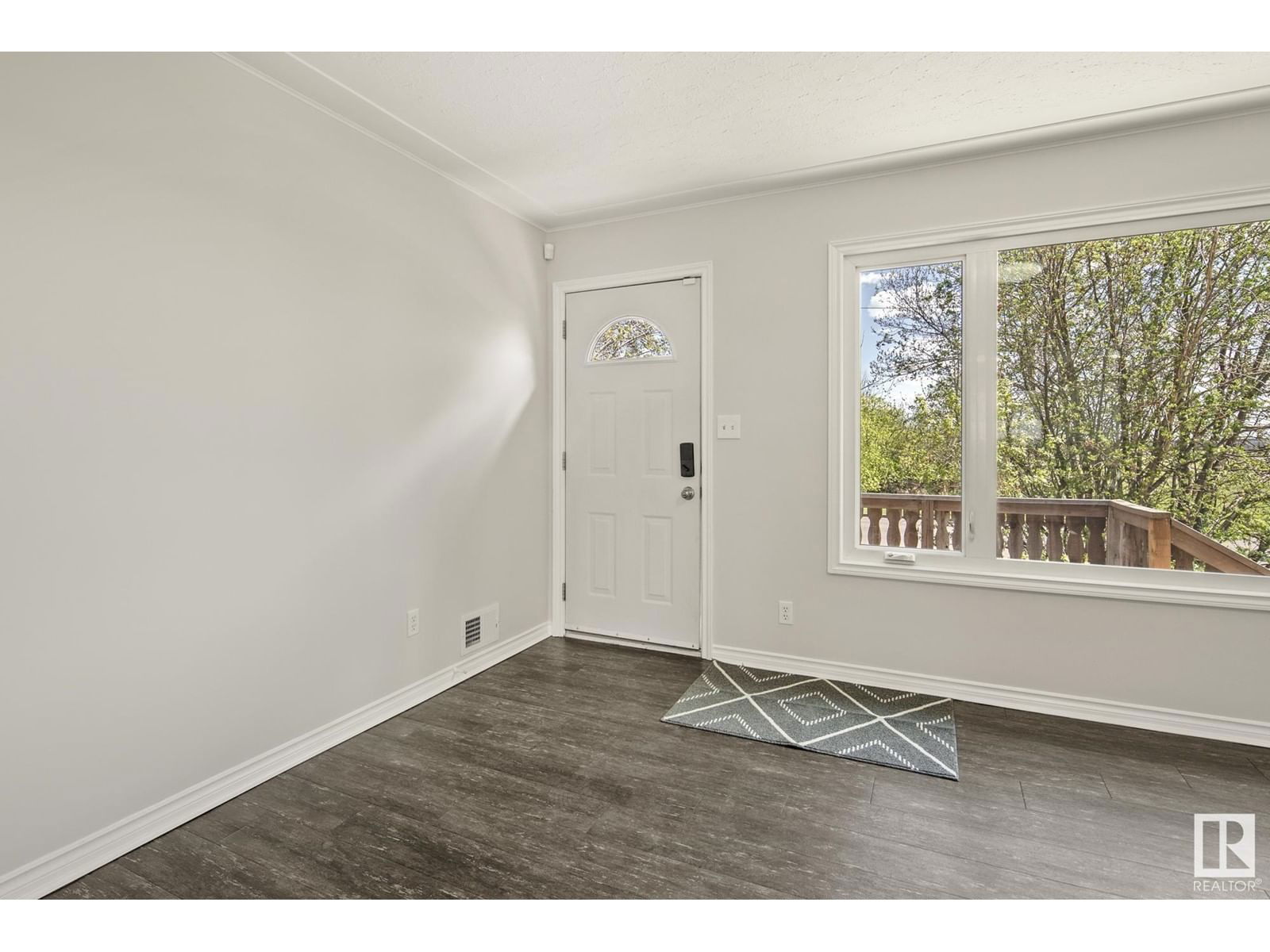 Nw - 12722 113a St Edmonton, Alberta