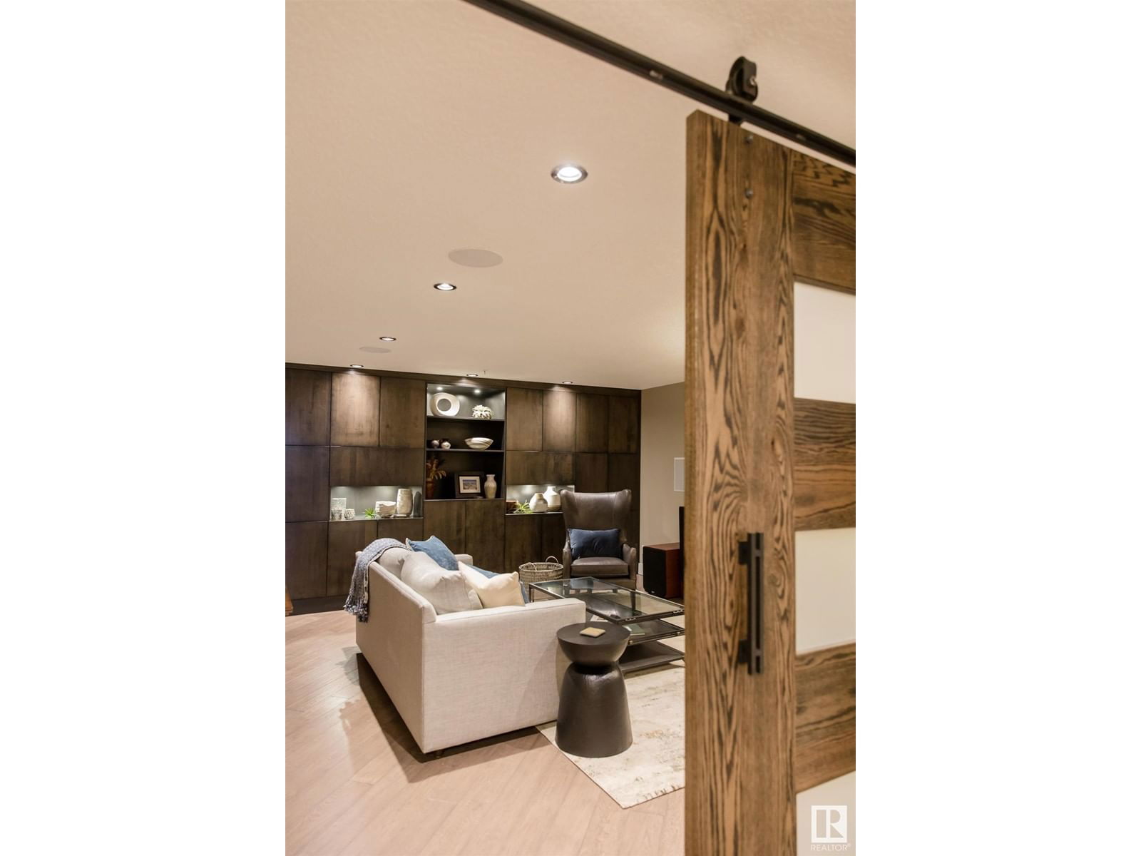 401 - 10154 103 ST NW Image 14