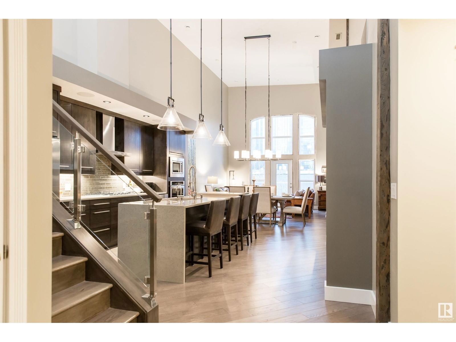 401 - 10154 103 ST NW Image 4