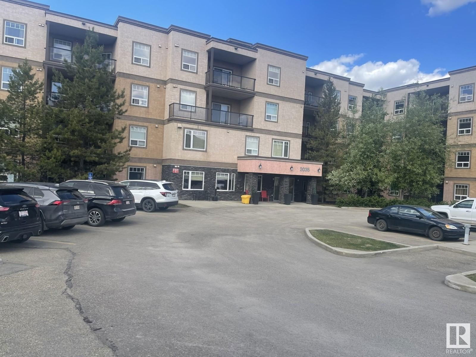 #105 - 2035 GRANTHAM COURT Image 1