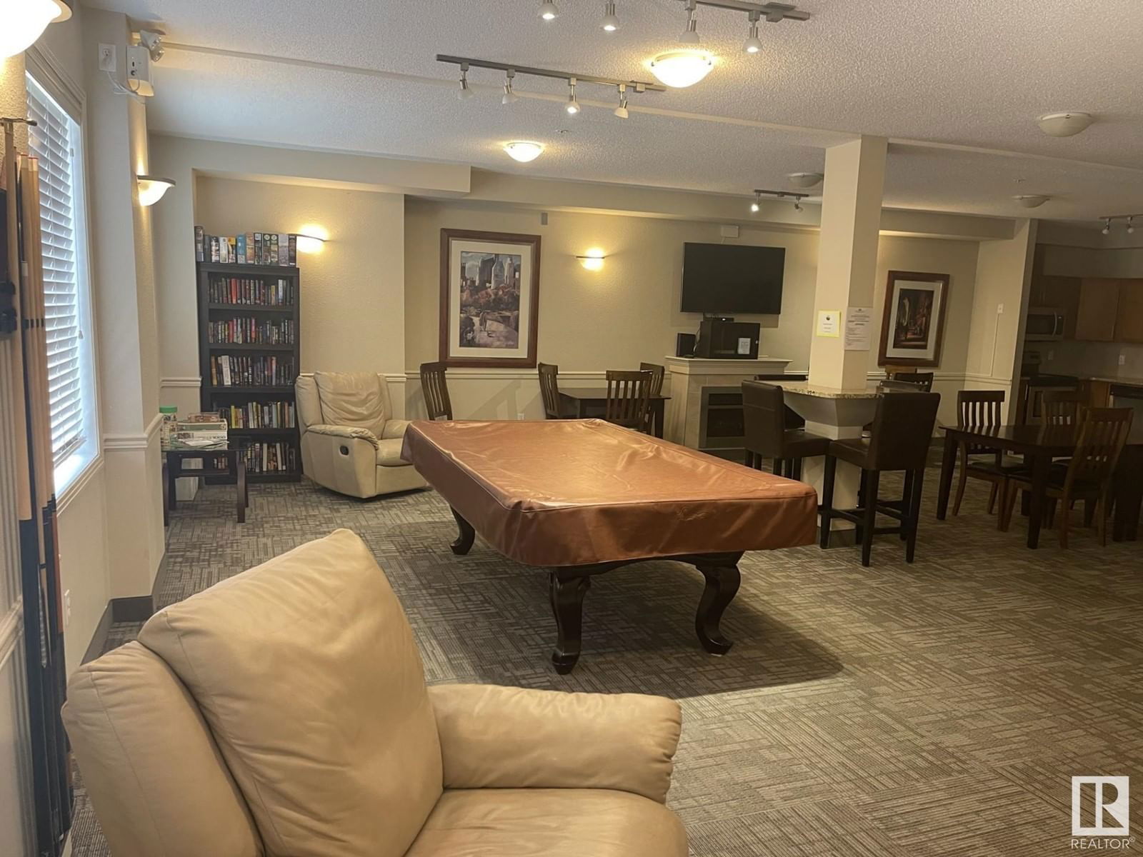 #105 - 2035 GRANTHAM COURT Image 11