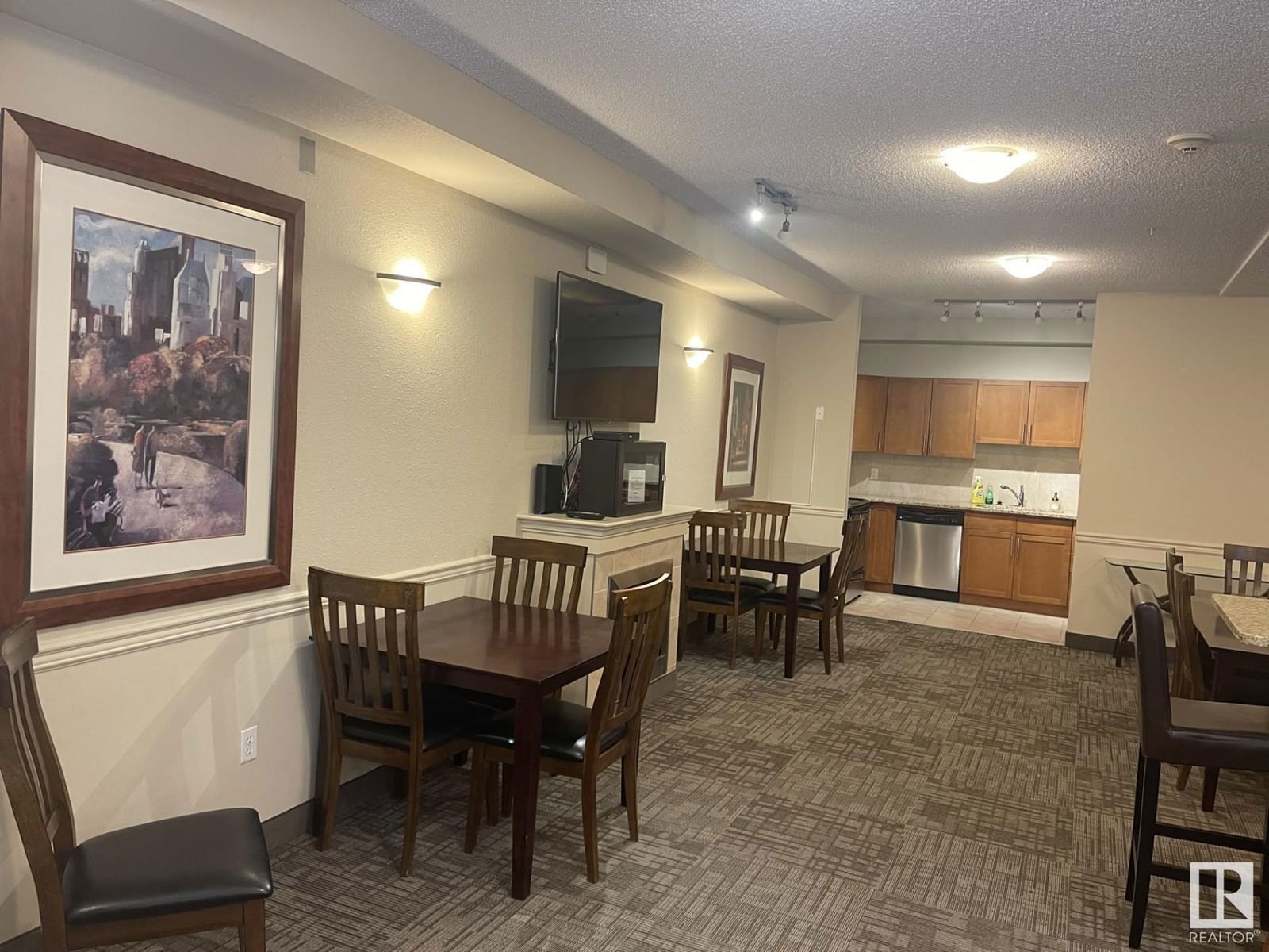 #105 - 2035 GRANTHAM COURT Image 12