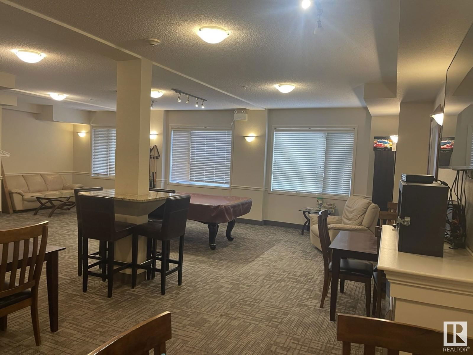 #105 - 2035 GRANTHAM COURT Image 13