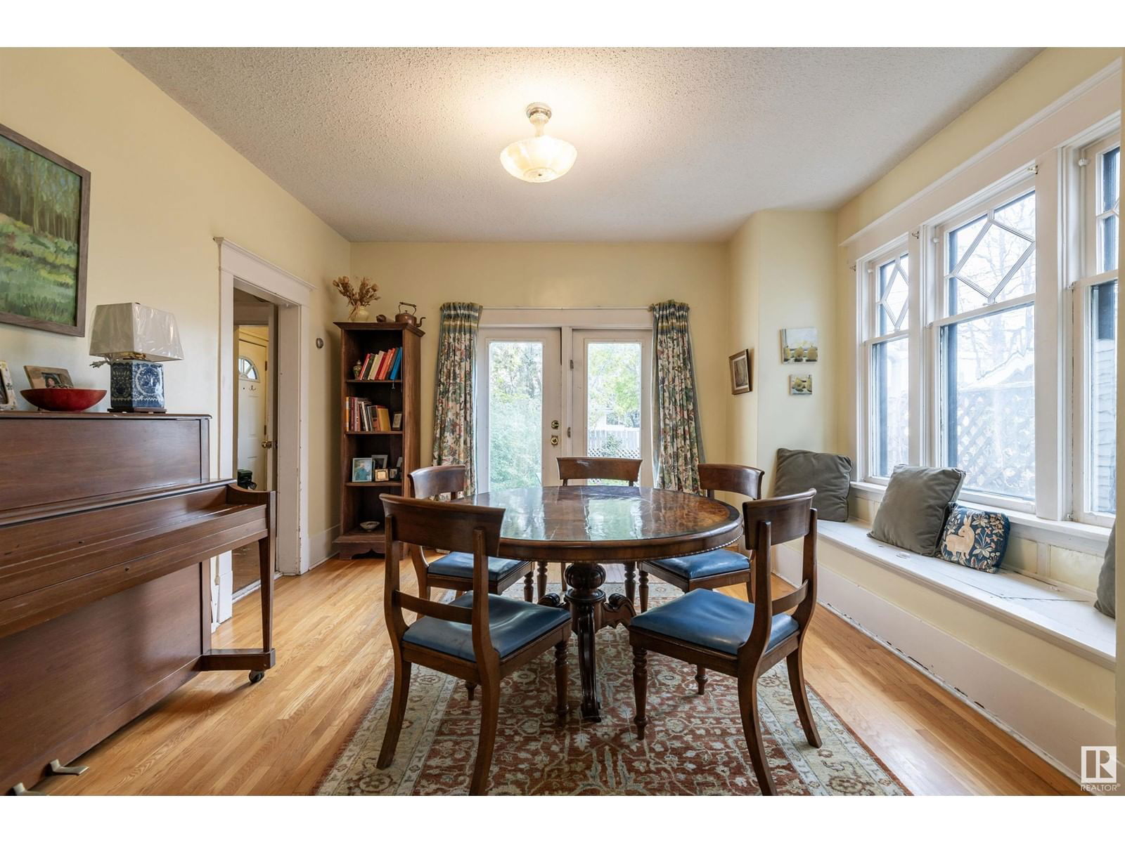 Nw - 9924 87 Av Edmonton, Alberta